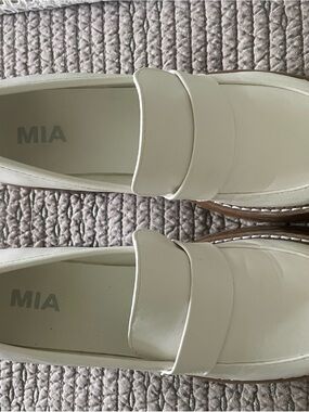 Mia Cream Leather Penny Loafers